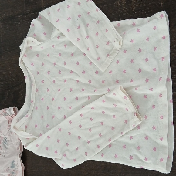 Floral and Star Print Kids Tops (2) 12 Months - Picture 2 of 6